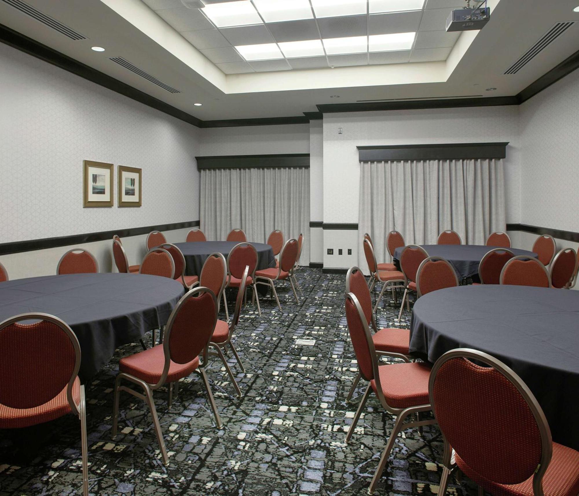 Doubletree Suites By Hilton Бентънвил Екстериор снимка